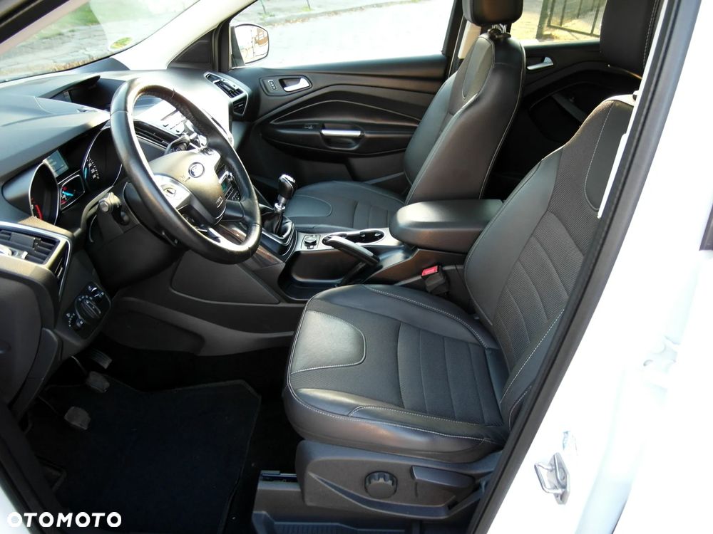 Ford Kuga - 26