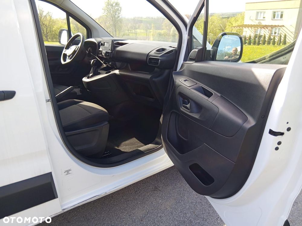 Opel Combo 1.5 CDTI Essentia S&S - 8