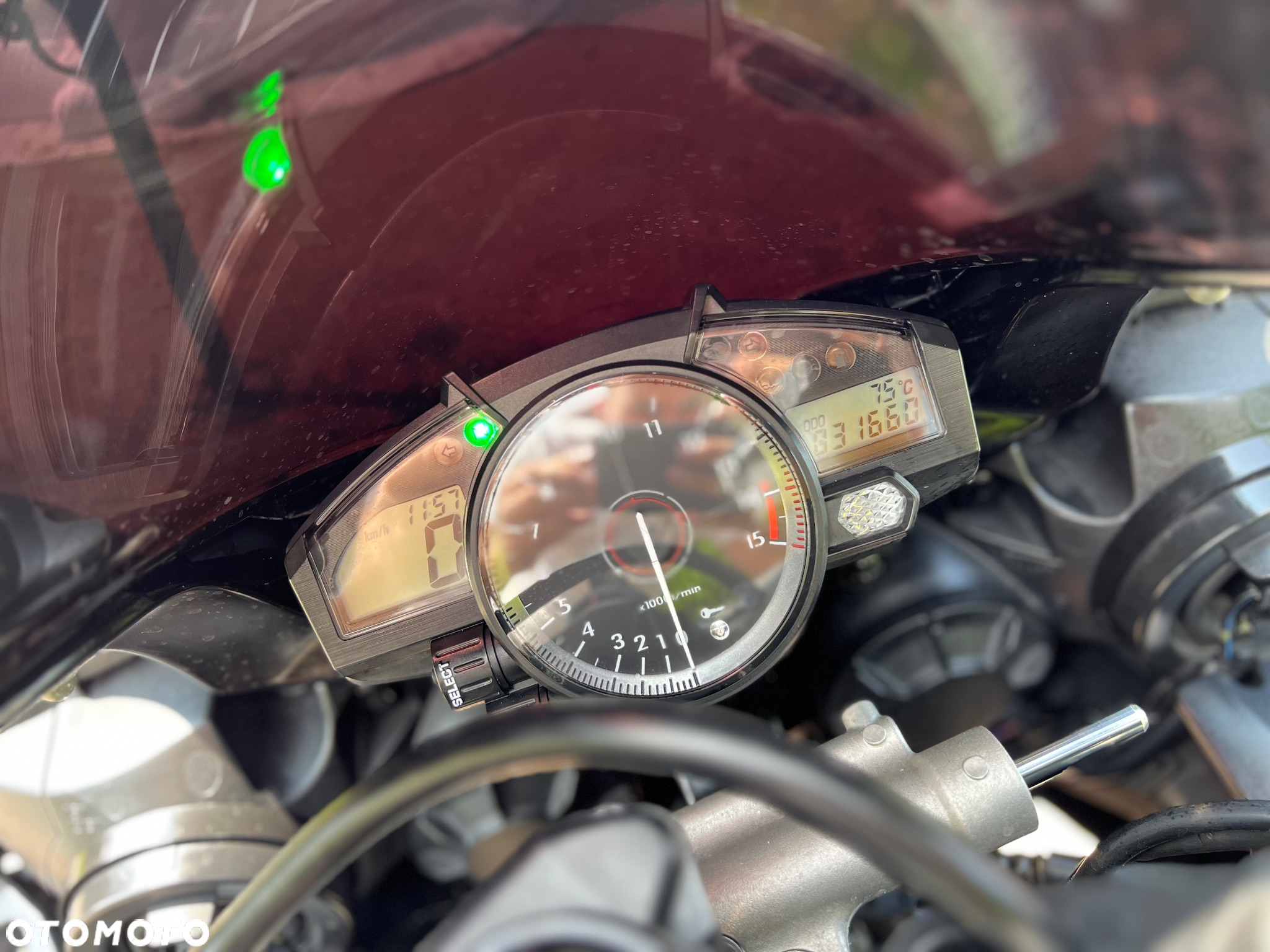 Yamaha R1 - 34