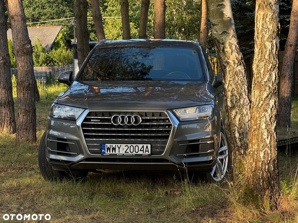 Audi Q7 - 1