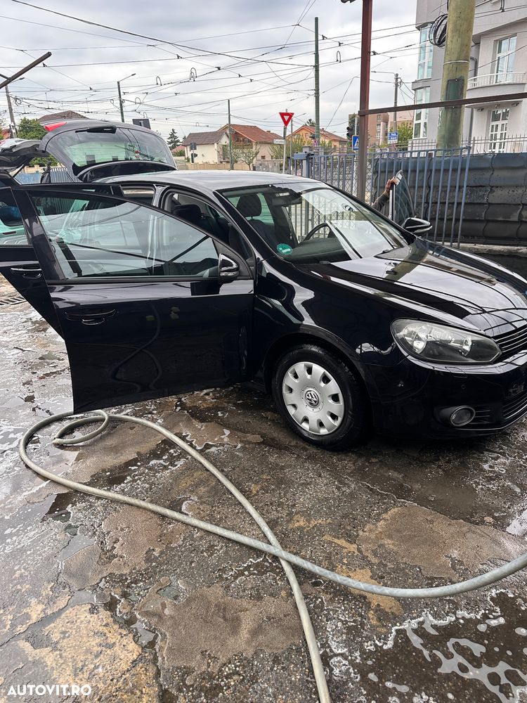 Volkswagen Golf - 6