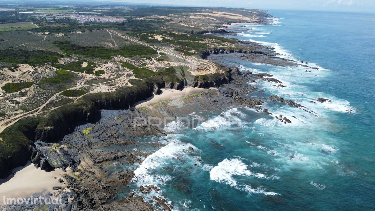 Herdade confinante com praia e linha mar - Grande imagem: 2/36
