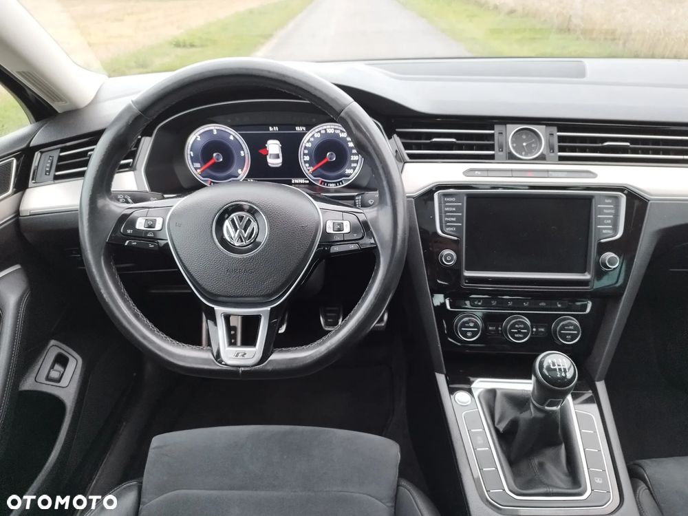 Volkswagen Passat 2.0 TDI (BlueMotion Technology) Highline - 14
