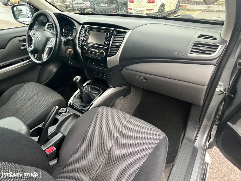 Mitsubishi Strakar 4x4 IVA Dedutível - 18
