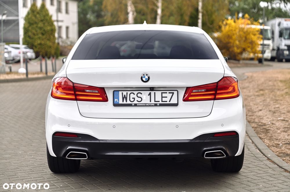 BMW Seria 5 520d xDrive - 11