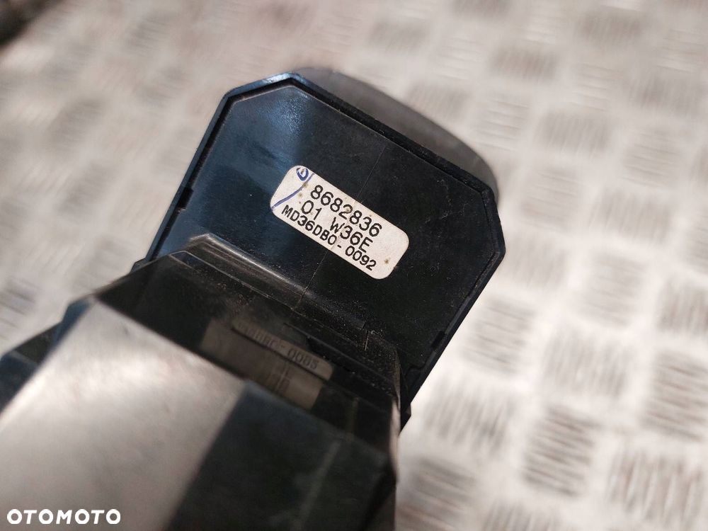 PRZEŁĄCZNIK SZYB LEWY PRZÓD VOLVO S60 I 8682836 09193383 - 6