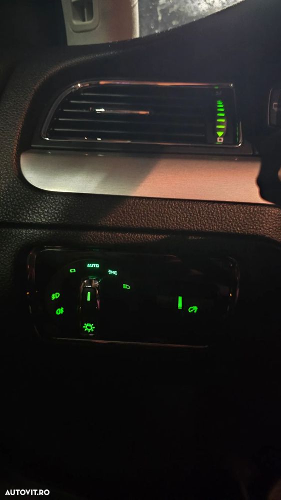 Skoda Superb 2.0 TDI Elegance DSG - 12