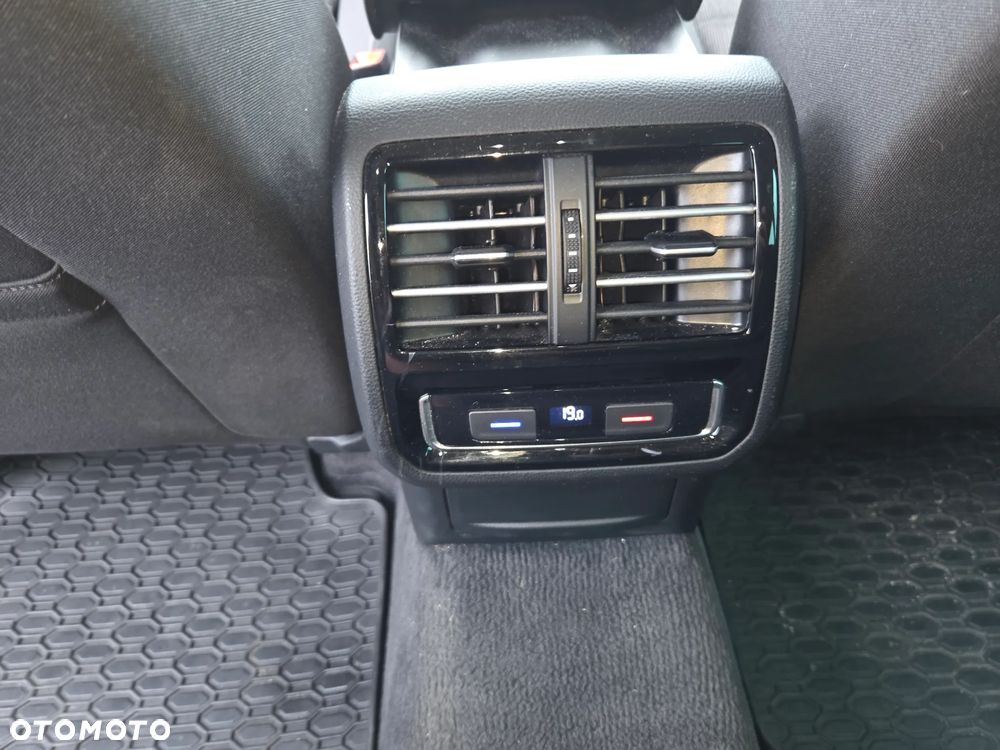 Volkswagen Passat 1.8 TSI BMT Comfortline - 17