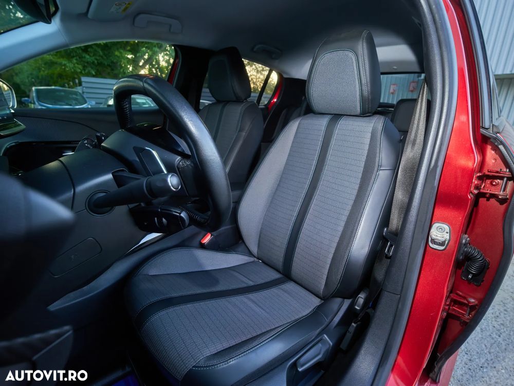 Peugeot 208 1.2 L PureTech STT EAT8 Allure Pack - 12