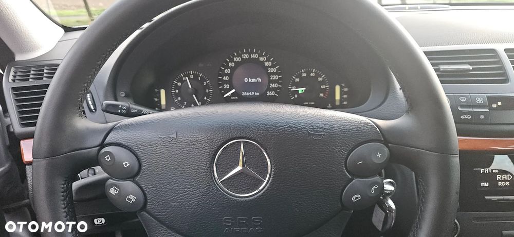 Mercedes-Benz Klasa E 200 Kompressor Classic - 33