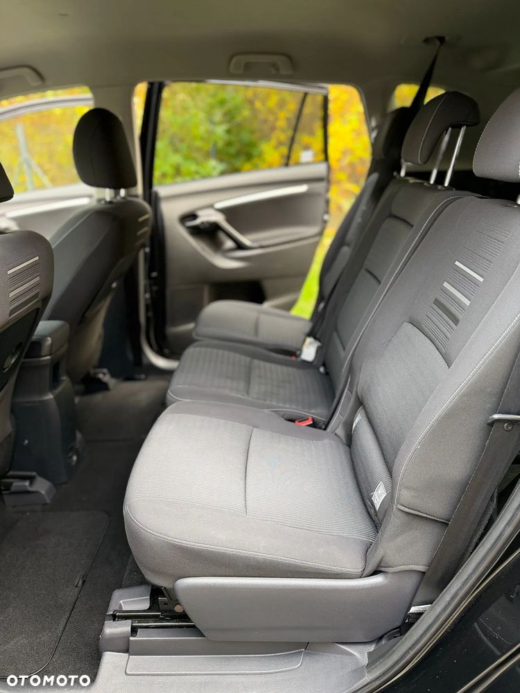 Toyota Verso 1.8 Premium 7os - 16