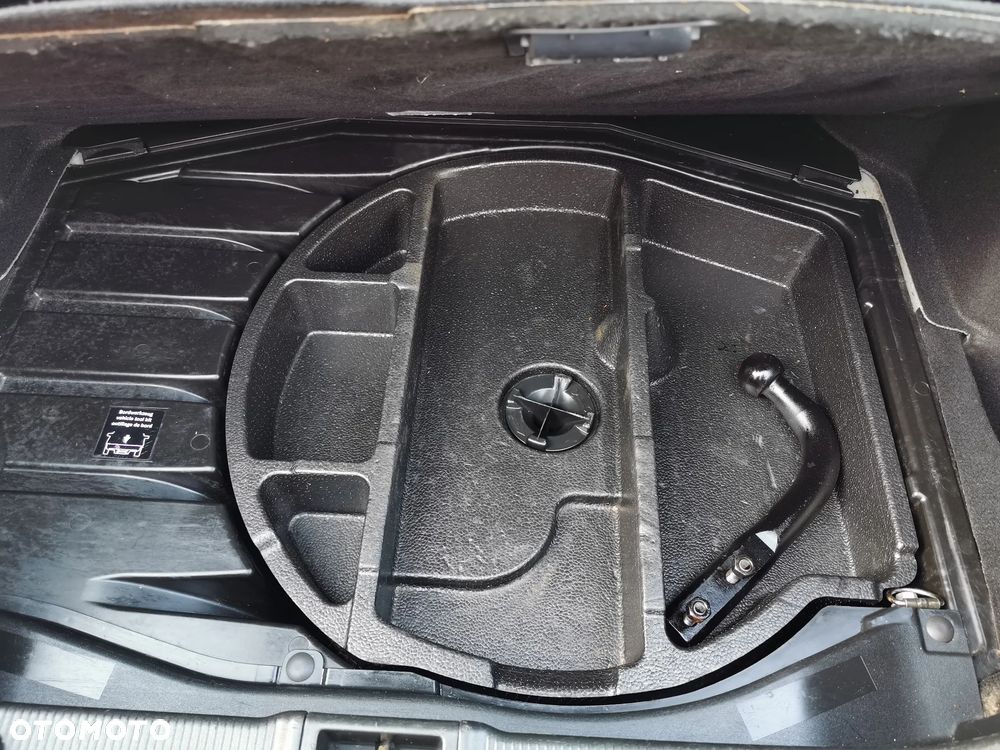 Mercedes-Benz Klasa C 180 Kompressor Automatik Classic - 37