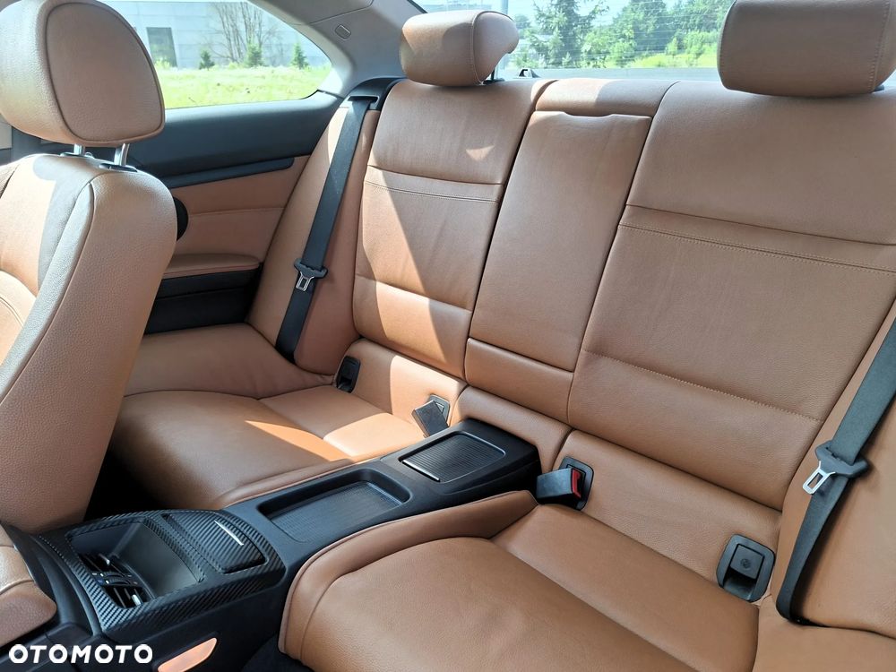 BMW Seria 3 318i M Sport Edition - 12