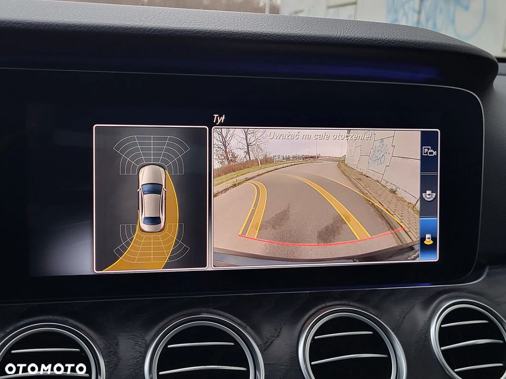 Mercedes-Benz Klasa E 220 d 4-Matic 9G-TRONIC - 17