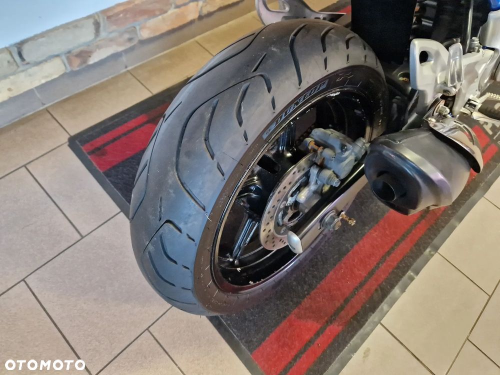 Suzuki Gladius - 24