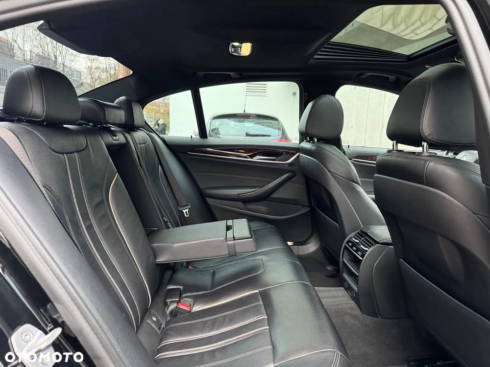 BMW Seria 5 530e - 16