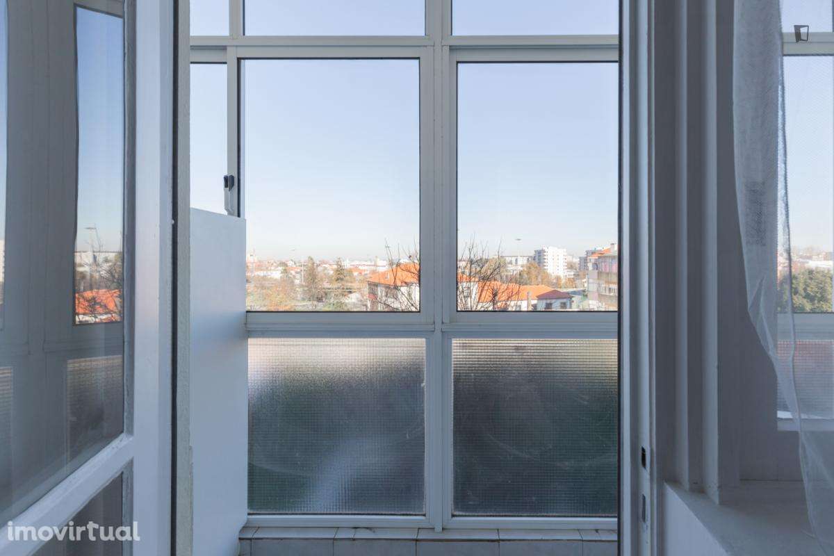 Quarto - localizado em Paranhos Porto - Grande imagem: 5/13