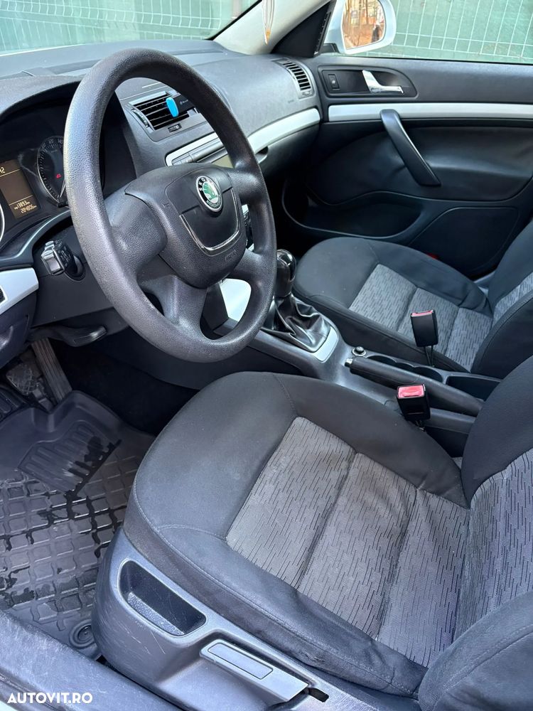 Skoda Octavia 1.6 TDI DPF Ambition - 19