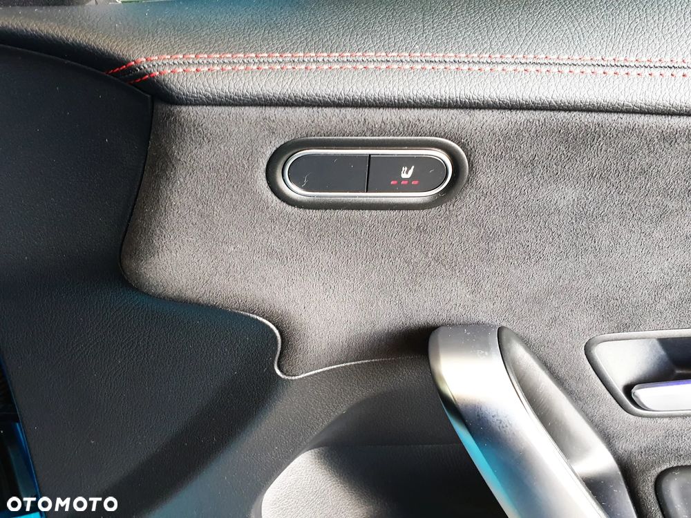 Mercedes-Benz CLA 180 AMG Line 7G-DCT - 30