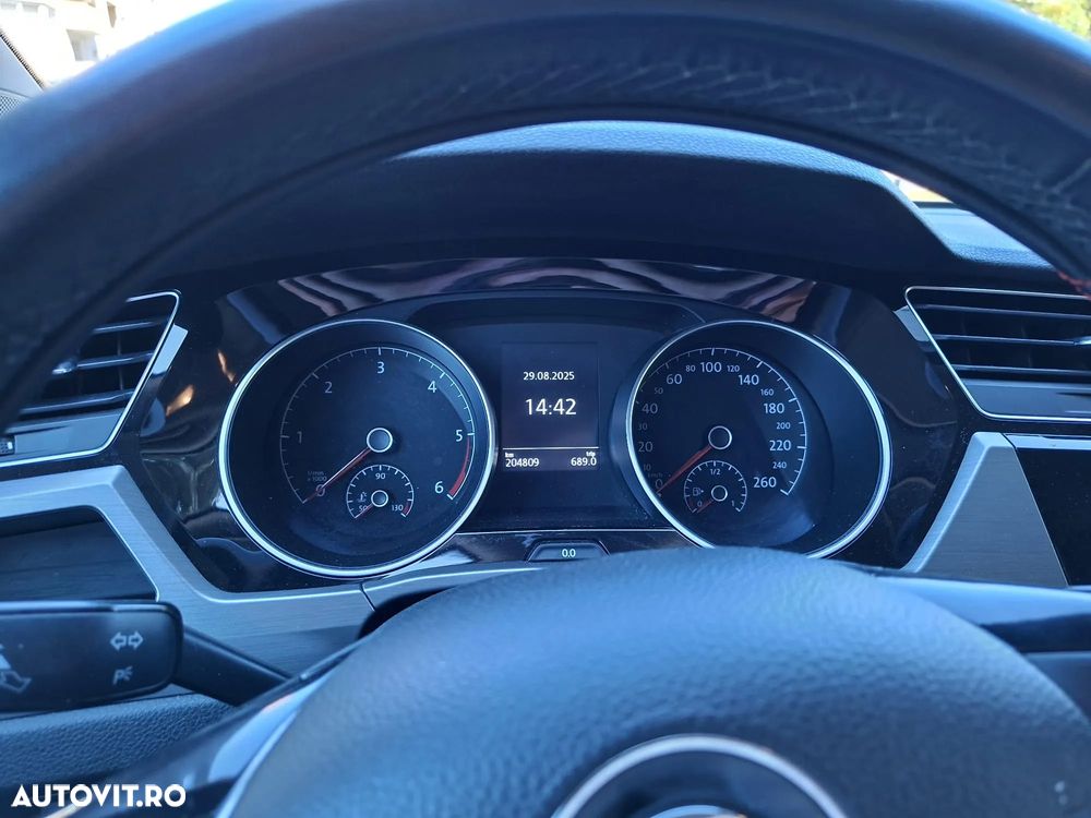 Volkswagen Touran 2.0 TDI EVO DSG Comfortline - 13