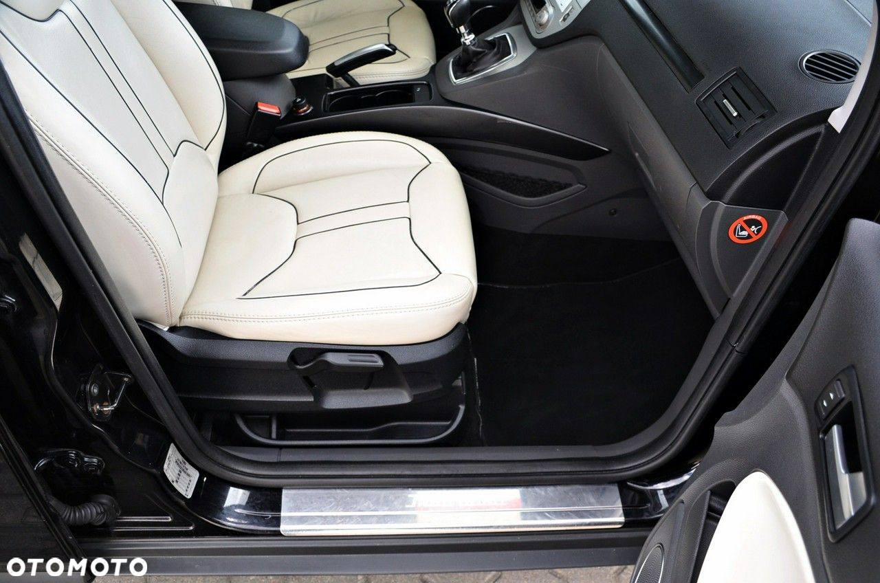 Ford Kuga - 20