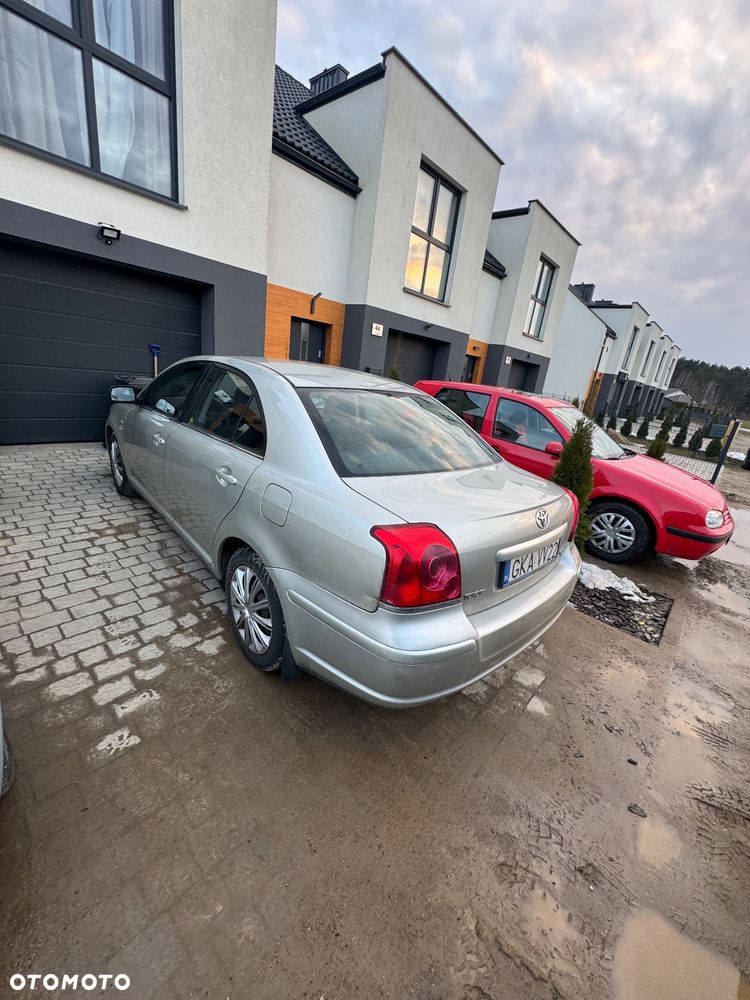 Toyota Avensis 2.0 D-4D High - 4