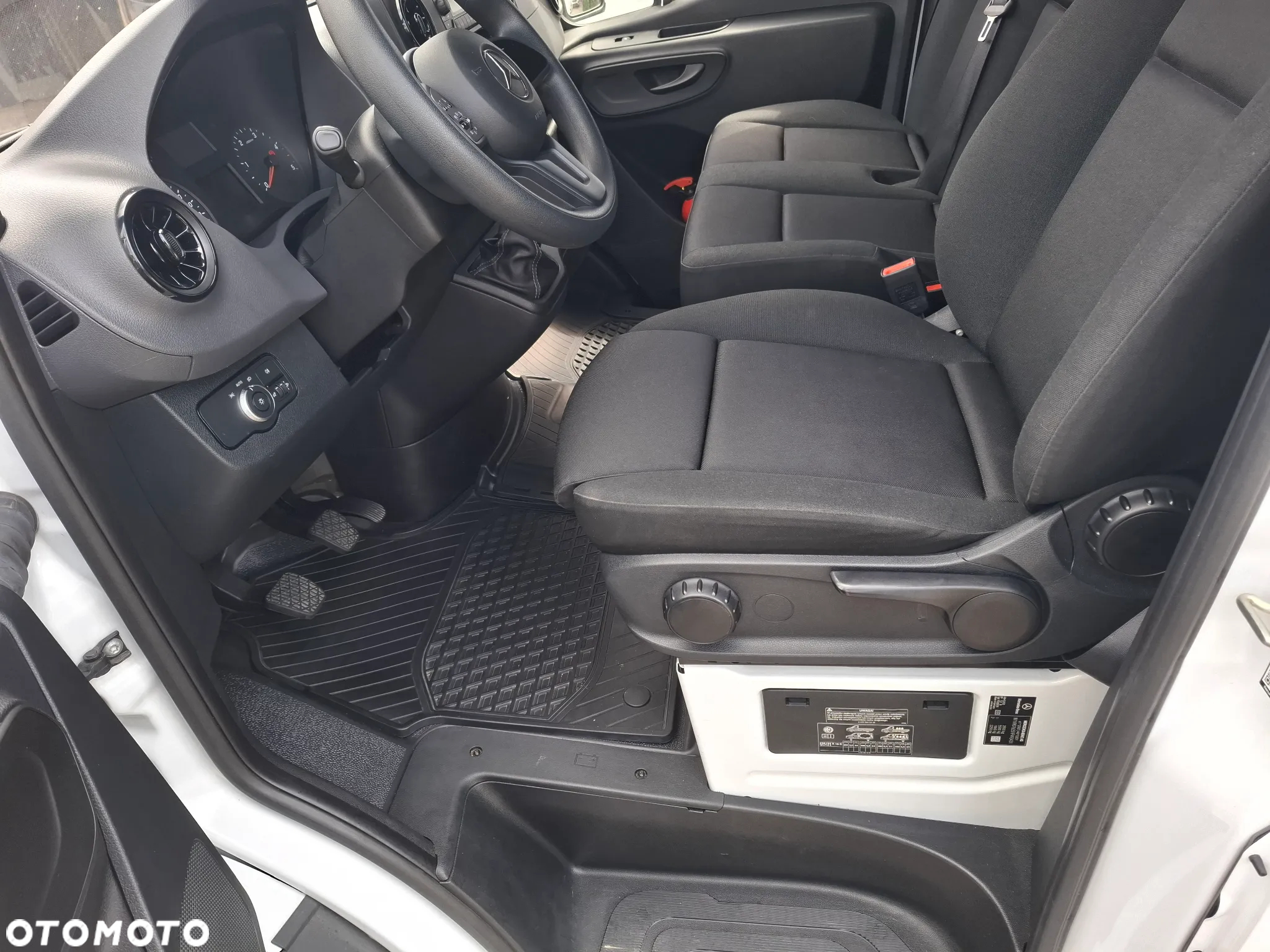 Mercedes-Benz Sprinter - 9