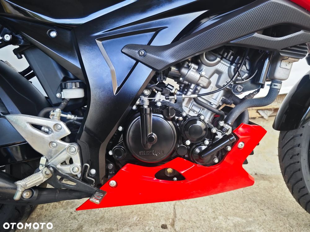 Suzuki GSX - 11