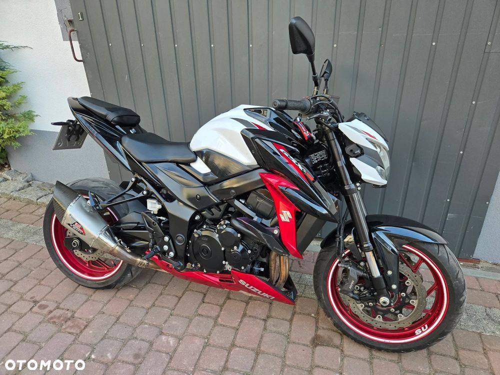 Suzuki GSX - 3