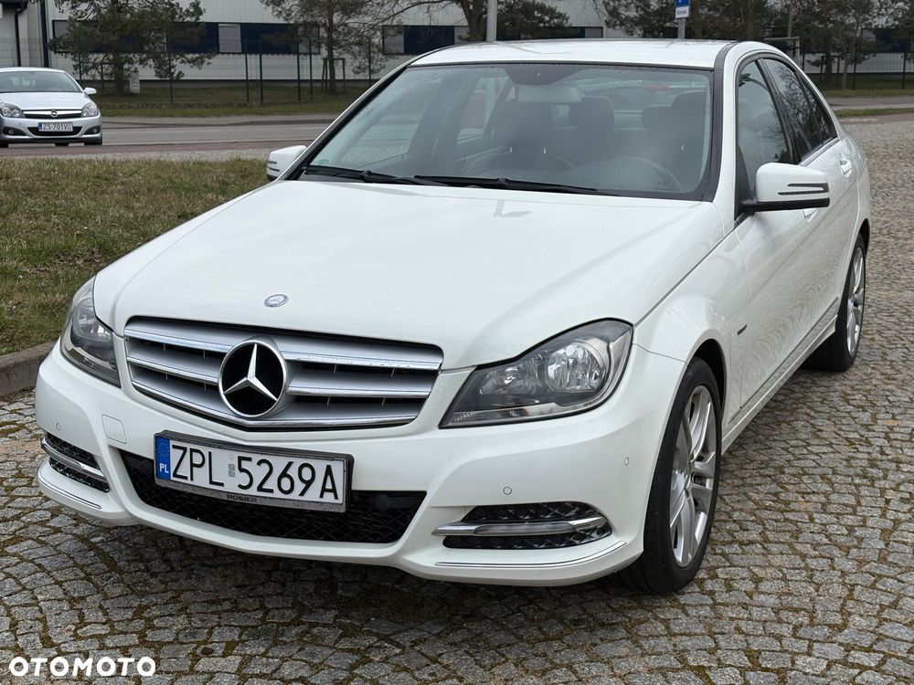 Mercedes-Benz Klasa C 180 CGI Automatik BlueEFFICIENCY Avantgarde - 5