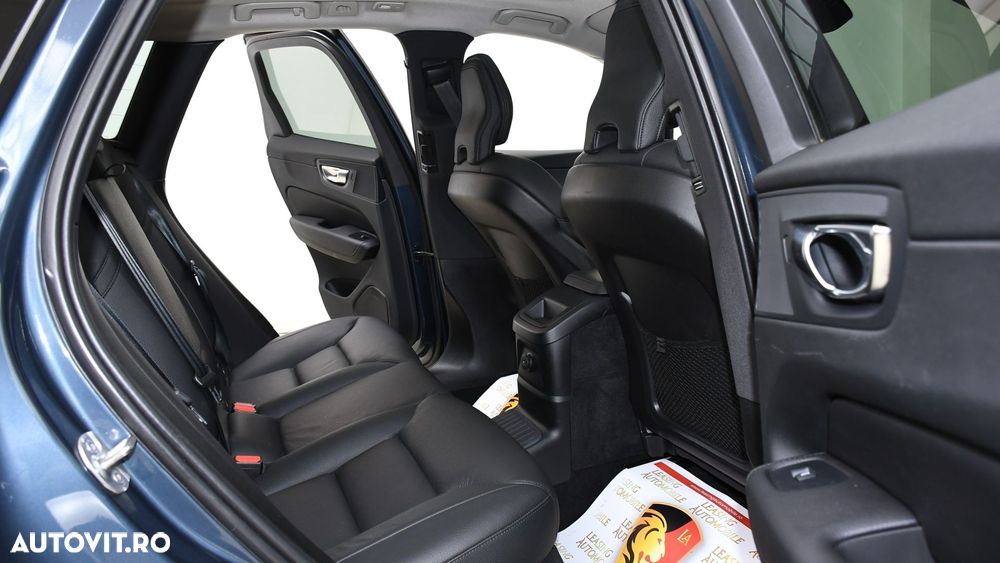 Volvo XC 60 Recharge T6 Twin Engine eAWD Inscription Expression - 11