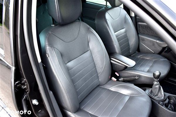 Dacia Duster 1.2 TCe Celebration S&S EU6 - 25