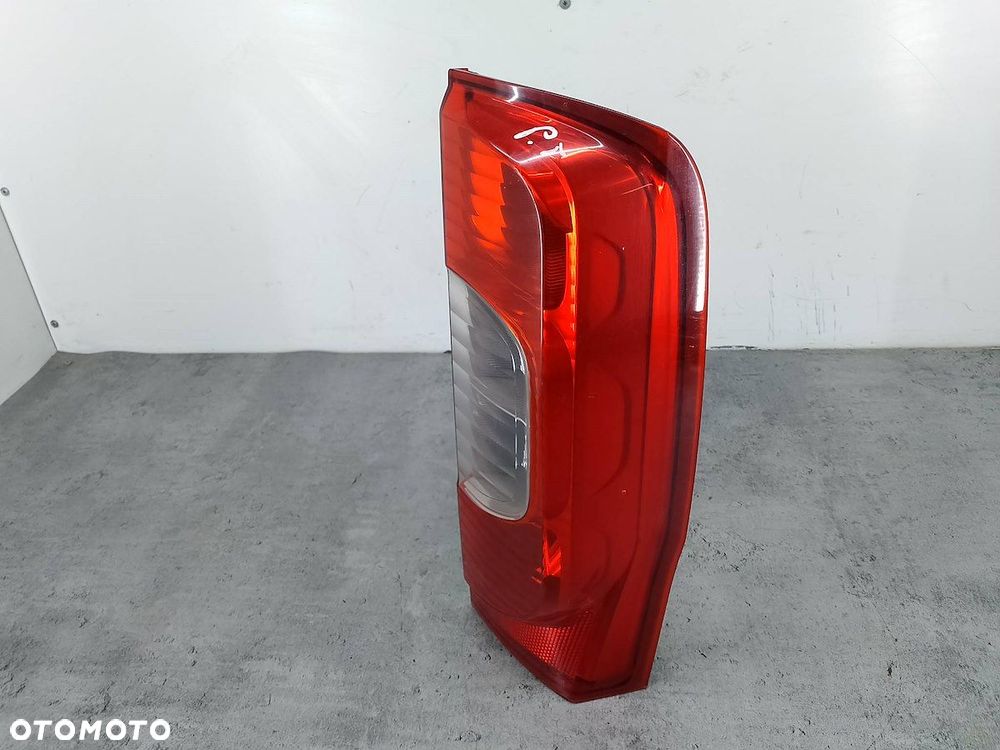 LAMPA TYLNA PRAWA CITROEN NEMO 01353205080E  13202F - 5