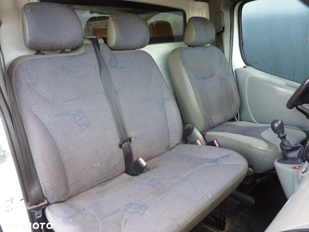 Renault Trafic - 13