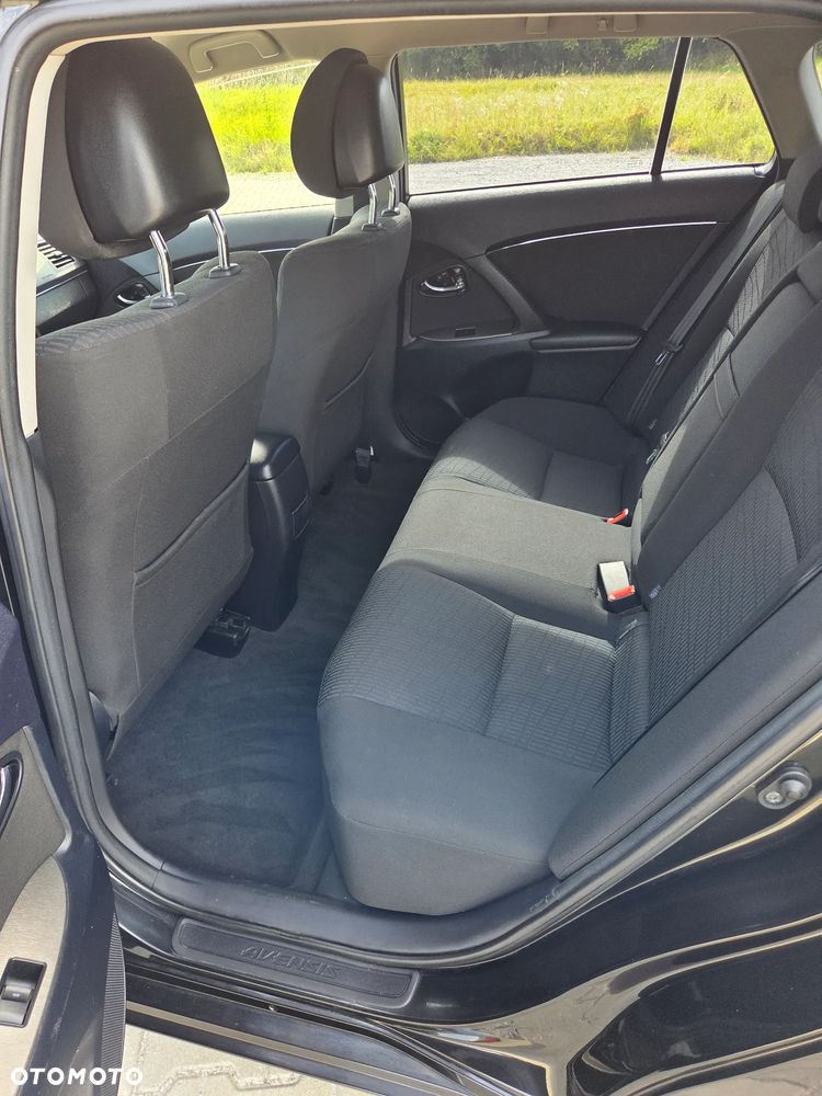 Toyota Avensis - 11