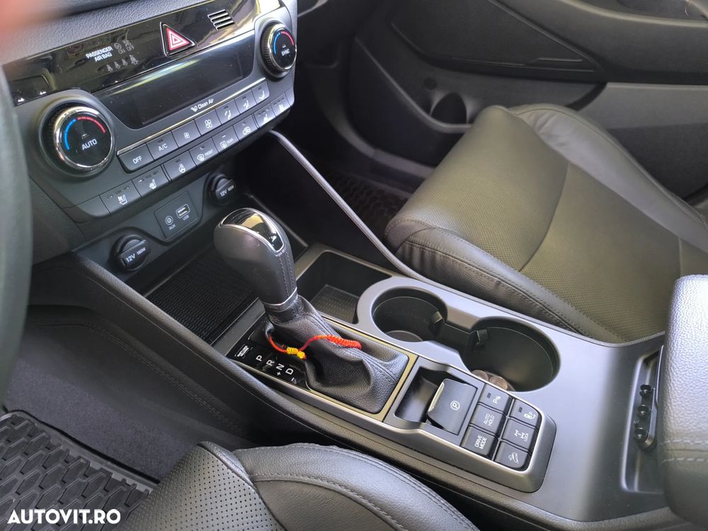 Hyundai Tucson 2.0 CRDI 4WD Automatik Premium - 8