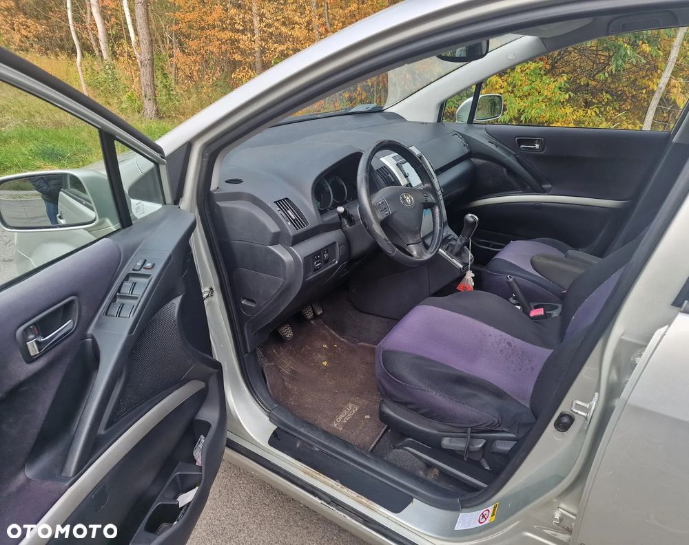 Toyota Corolla Verso - 12