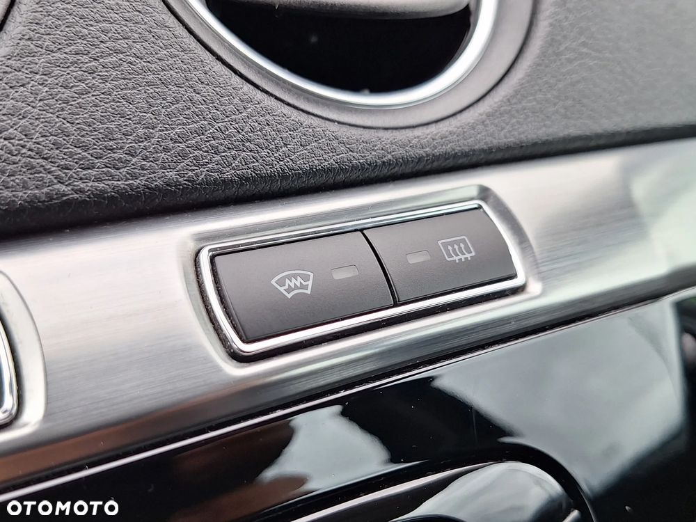 Ford S-Max 2.0 TDCi DPF Titanium X - 19