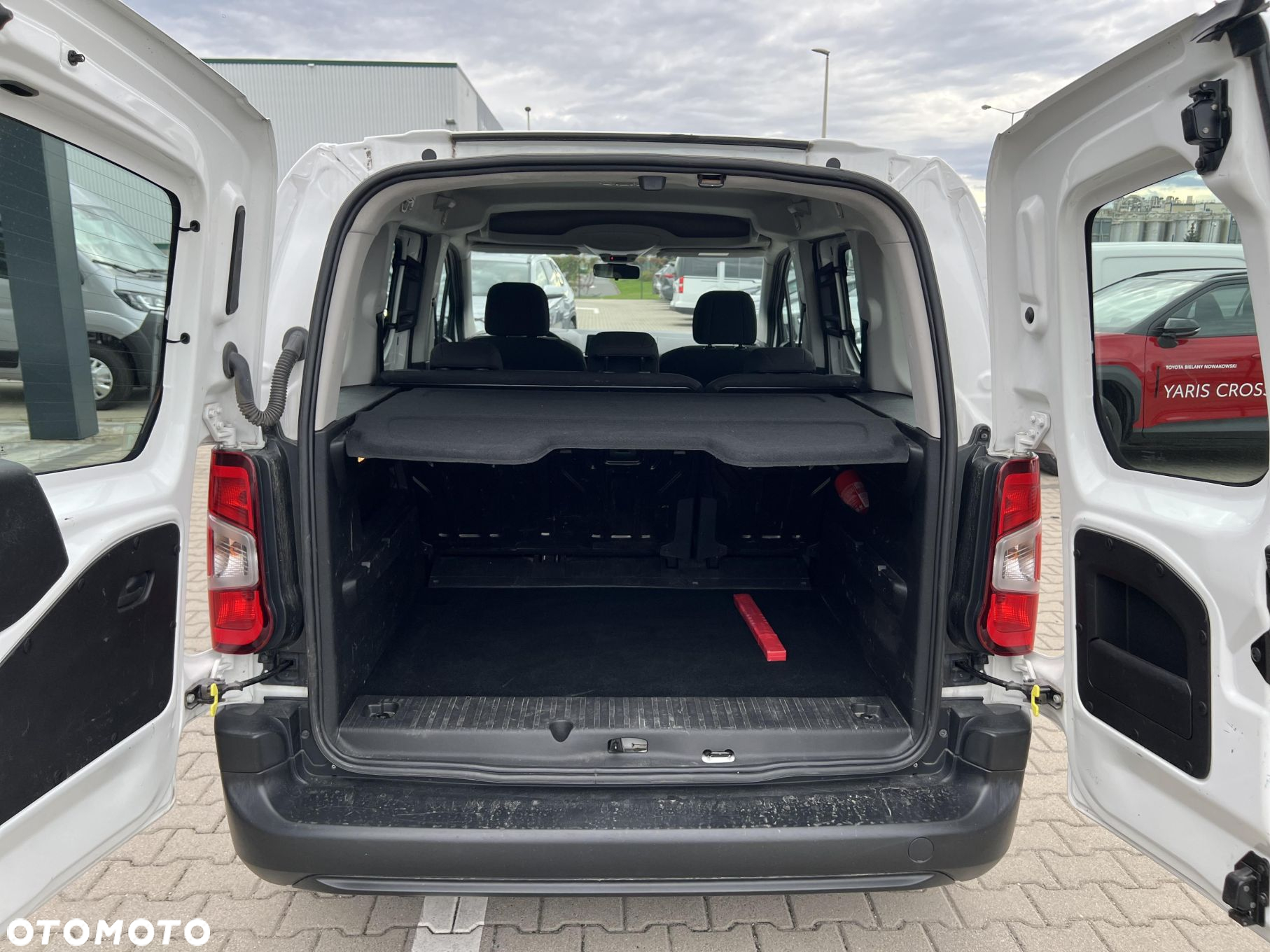 Toyota Proace City Verso 1.2 D-4T Combi - 12