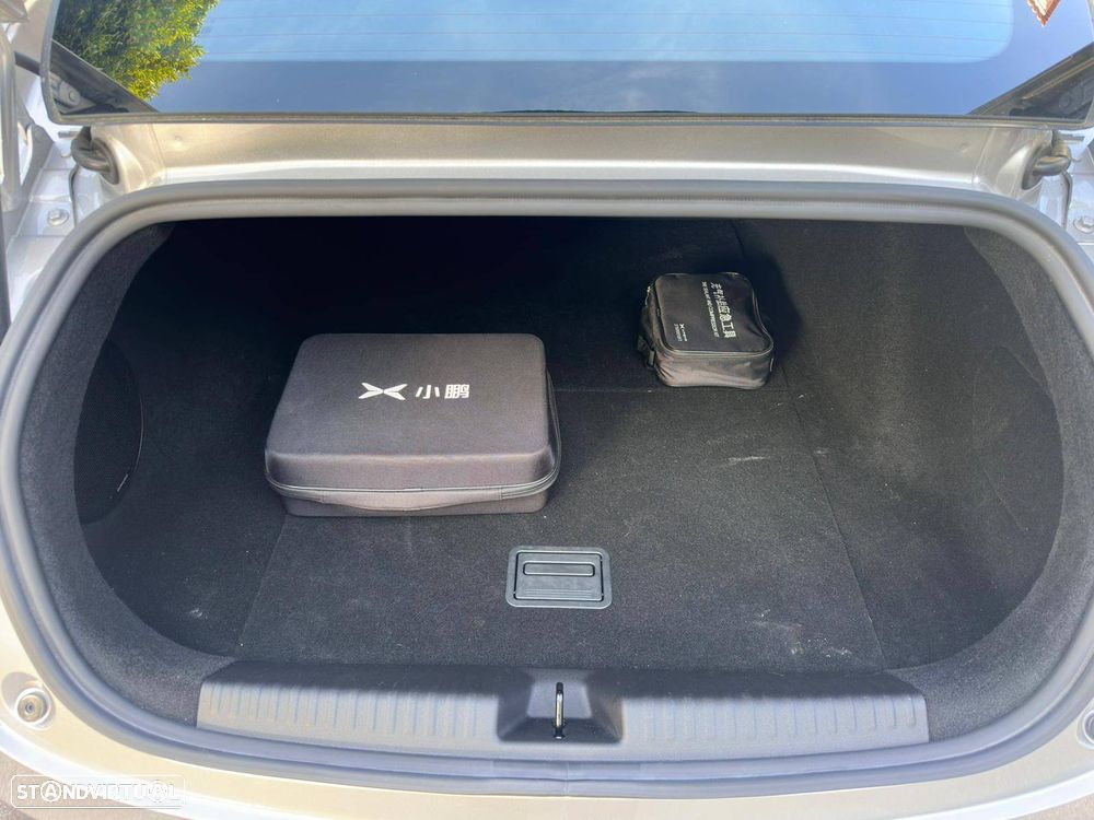 Xpeng P7i 86.2 kWh Long Range + Premium Cockpit - 9