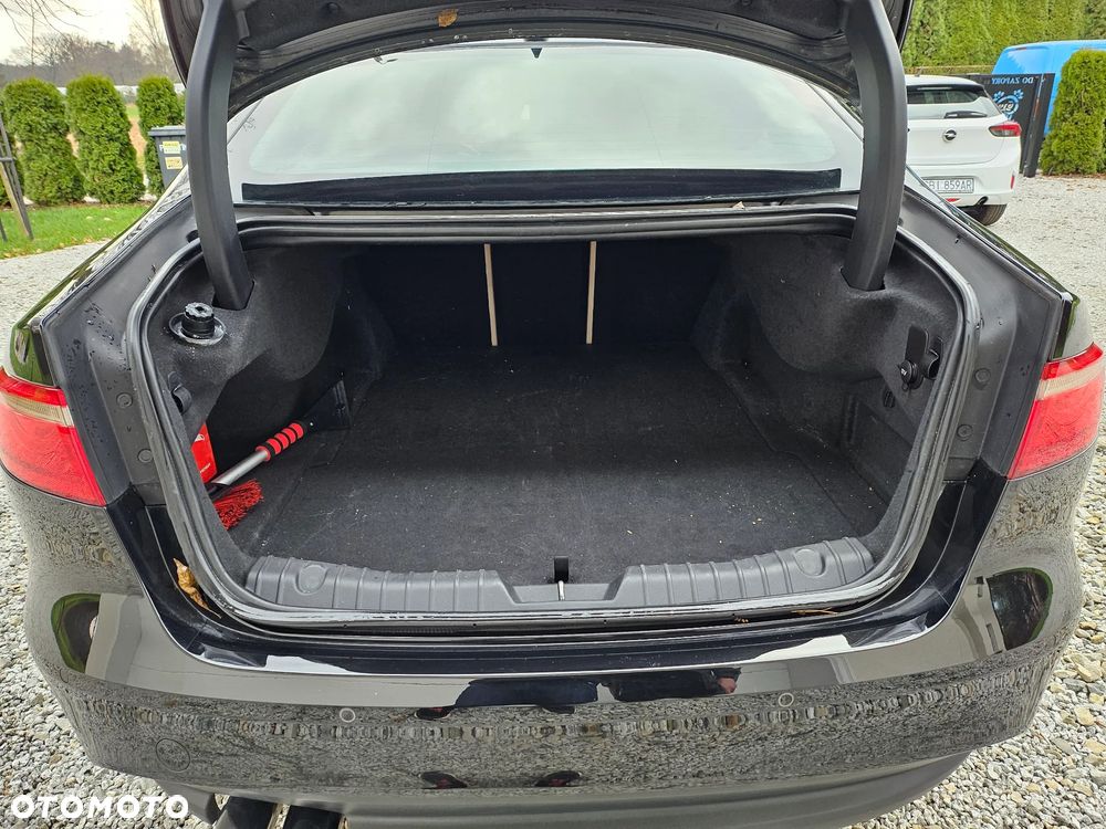 Jaguar XF 2.0 i4D AWD Portfolio - 28