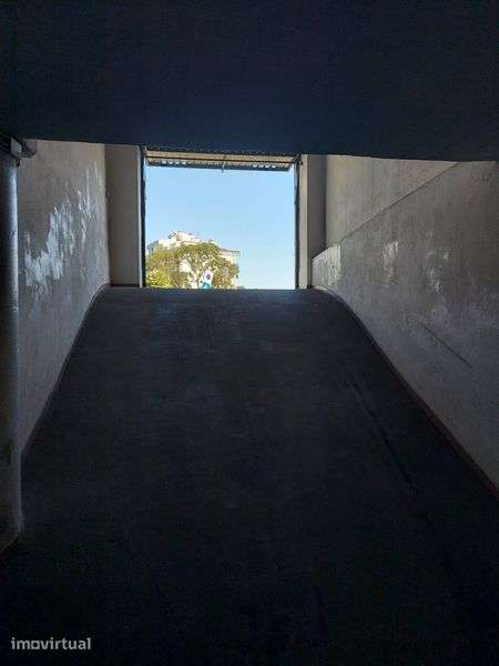 Garagem e arrecadação rinhoa bons acessos - Grande imagem: 5/5