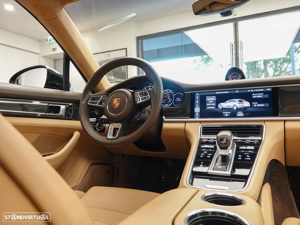 Porsche Panamera Sport Turismo Turbo - 36