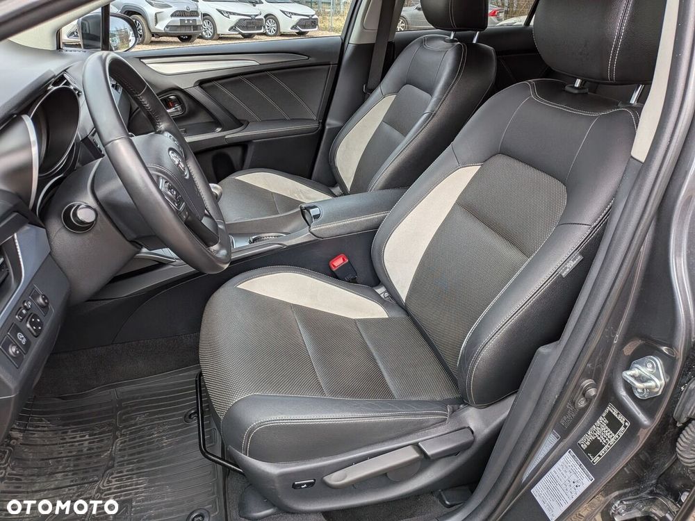 Toyota Avensis 2.0 D-4D Premium - 29