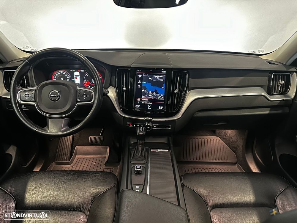Volvo XC 60 2.0 D4 Momentum AWD Geartronic - 18
