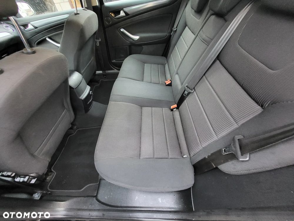 Ford Mondeo 2.0 TDCi Ambiente - 30