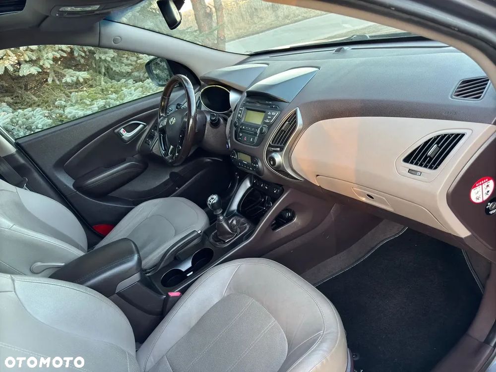 Hyundai ix35 1.6 2WD Fifa World Cup Edition - 17