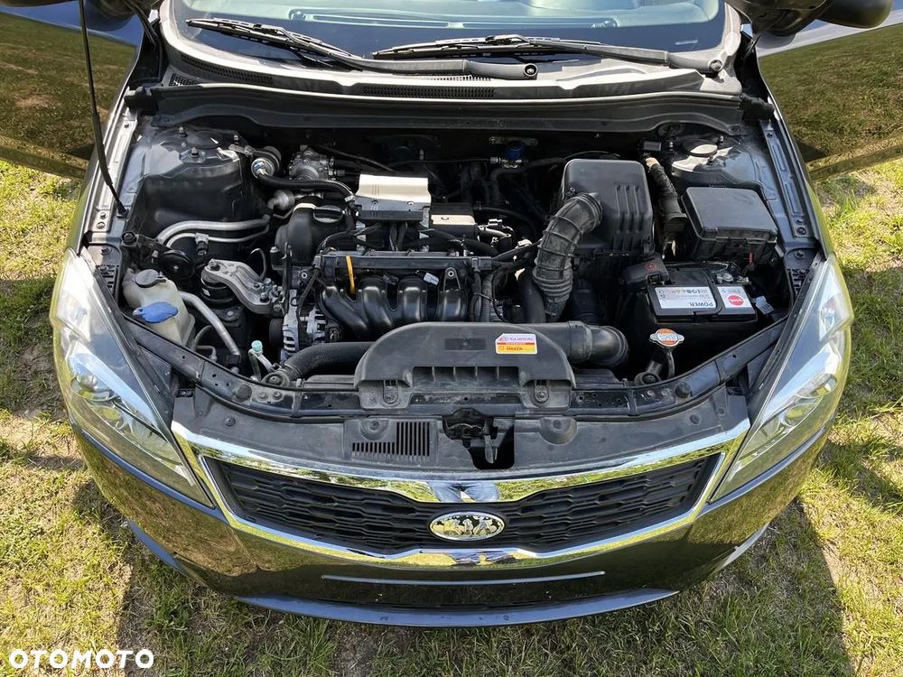 Kia Ceed - 11