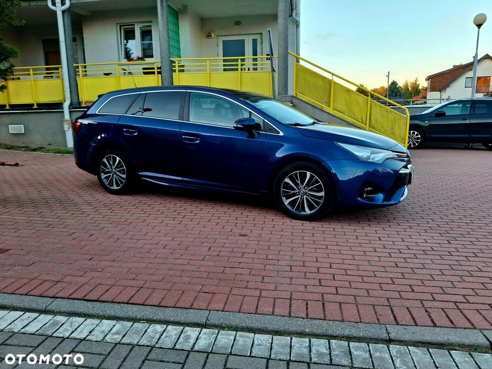 Toyota Avensis 2.0 D-4D Premium - 14
