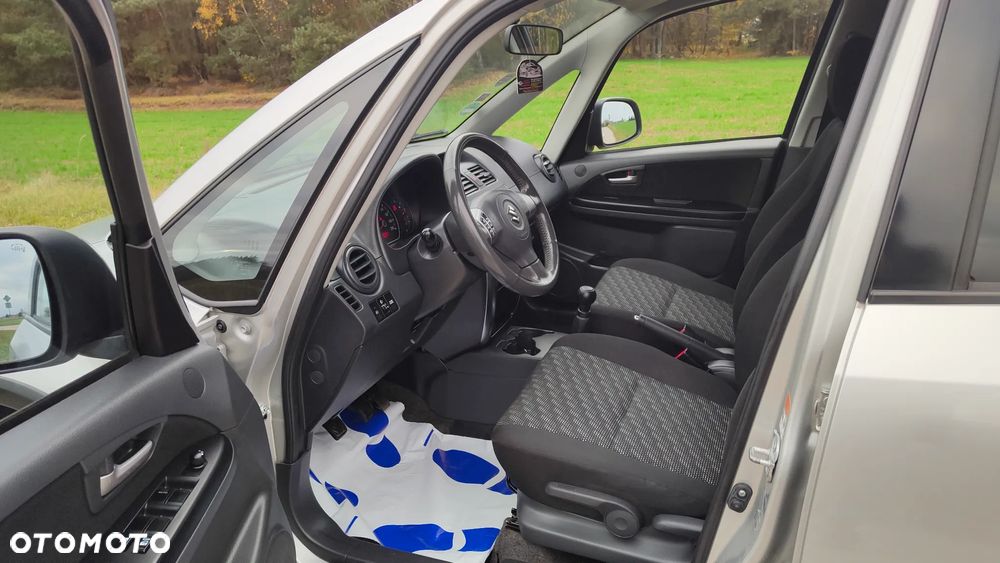 Suzuki SX4 1.6 GS / Premium - 24